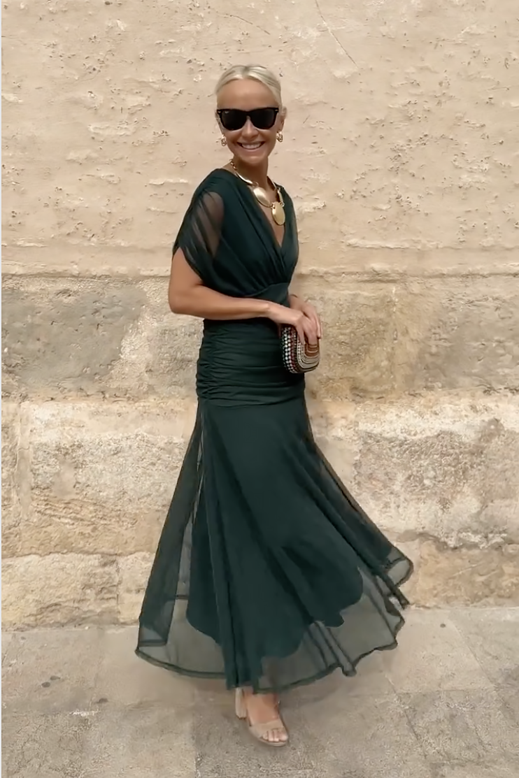 Monika | Sukienka maxi na przyjęcie z eleganckim dekoltem w serek