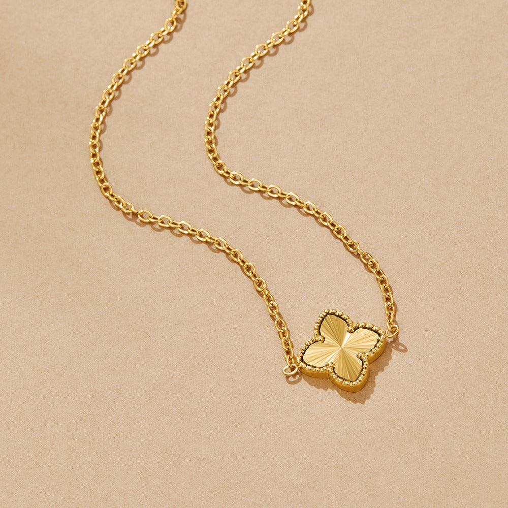 Amara Clover Pendant Necklace