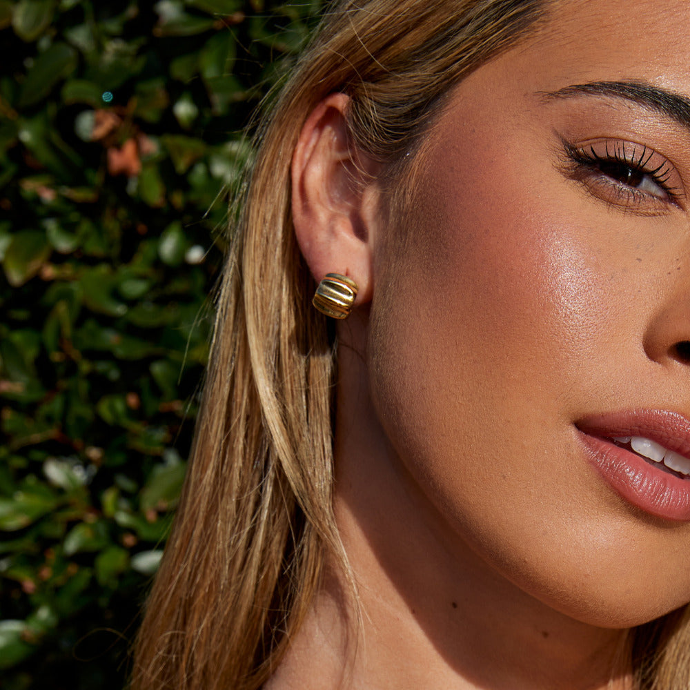 Elsa Mini Wave Hoop Earrings